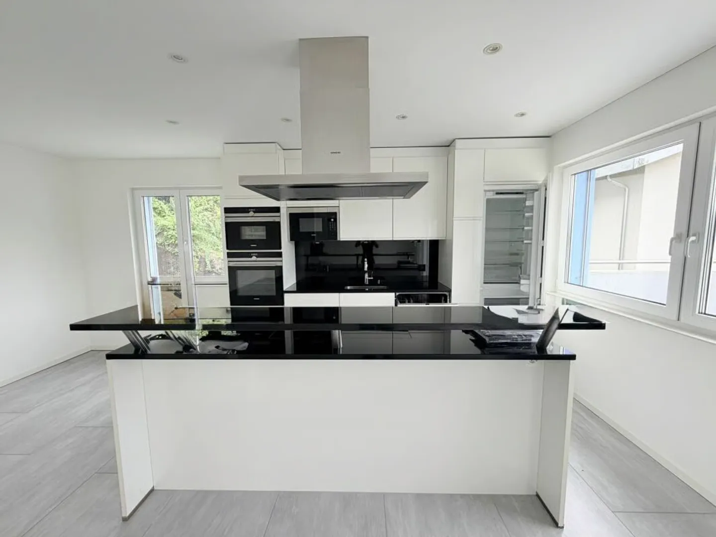 Moderne 4.5 Zimmer Maisonette - Foto 2 von 17