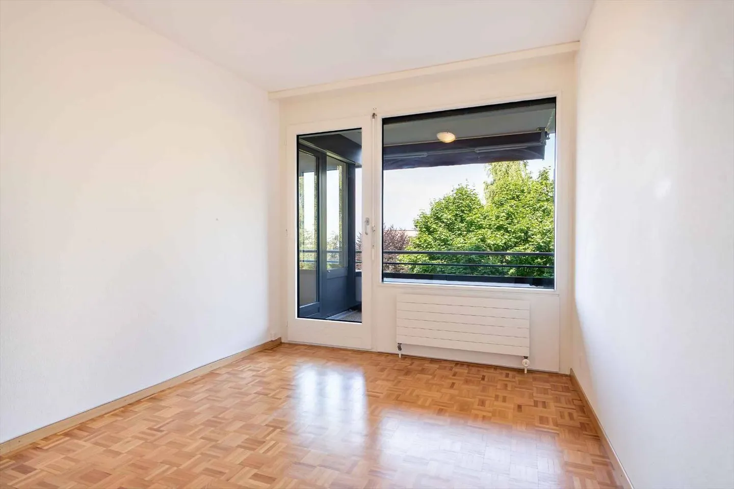 Charming 2-room apartment - quiet, green and central - Photo 4 of 7