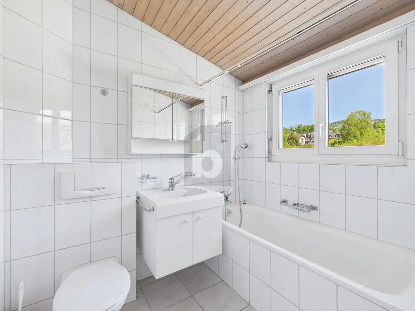 TOP LOCATION WITH VIEW AND GARDEN USE - Photo 3 of 6