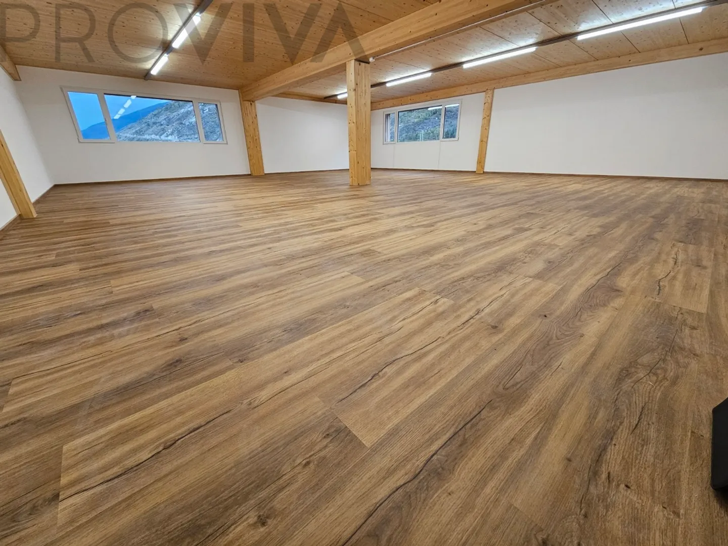 Nuovo edificio - pronto per l'occupazione - magazzino, ufficio, sala seminari hobby - diverse aree! - Foto 2 di 7