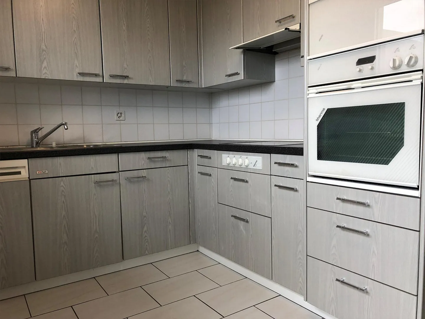 2.0 Room Apartment in Basel - Photo 2 of 8
