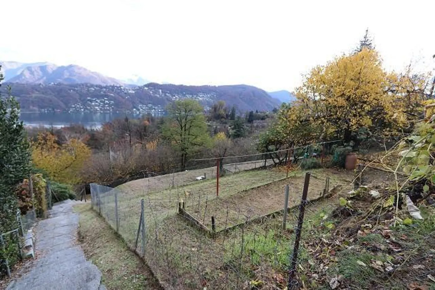 Baugrundstück mit Aussicht - Foto 3 von 8