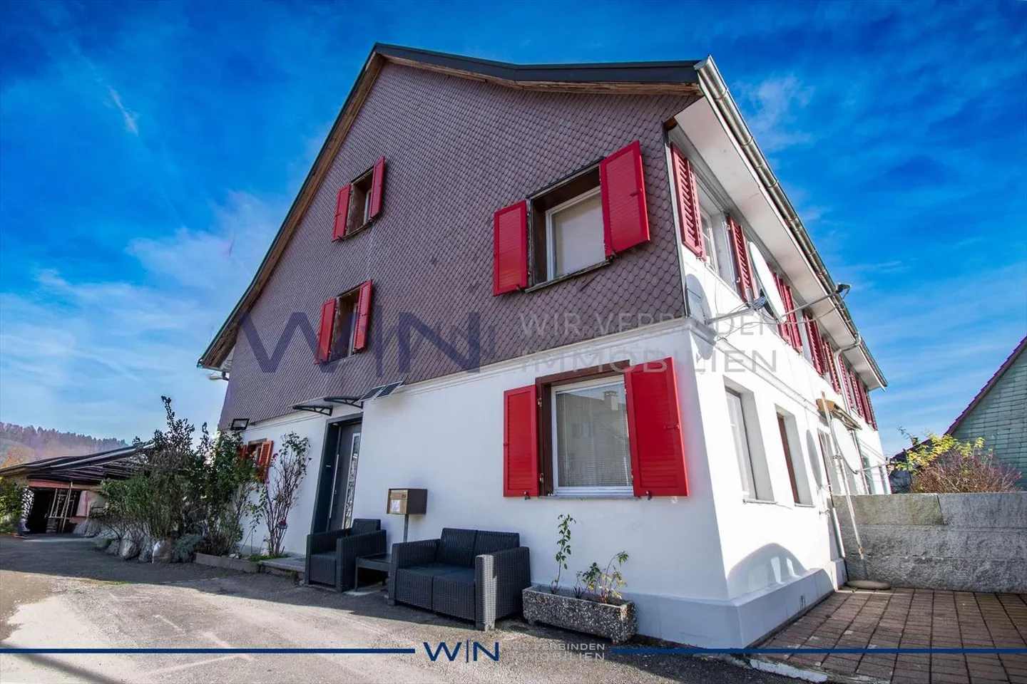 Residential building for sale - Photo 1 of 10