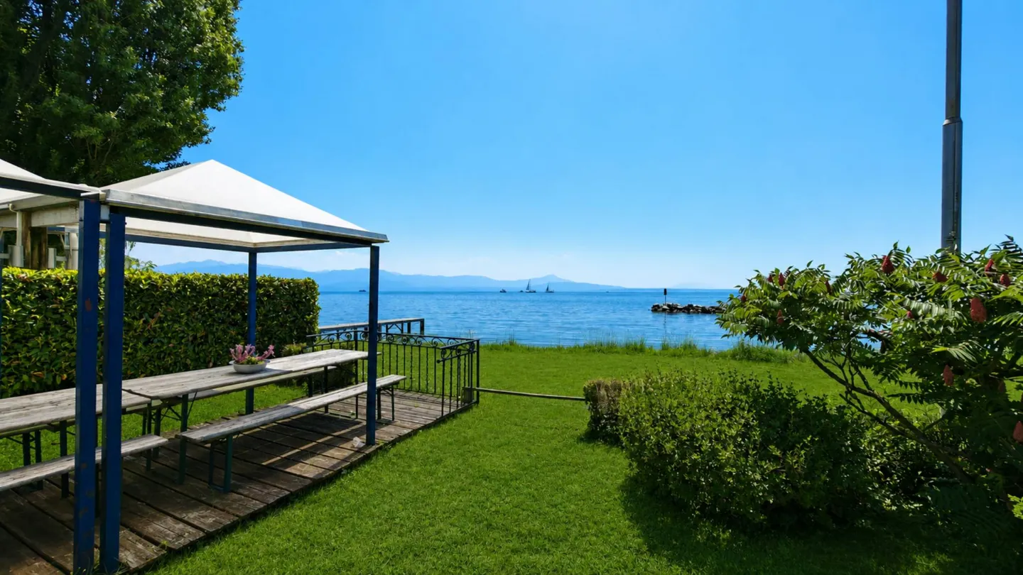 Charming bungalow "feet in the water" with 3.5 rooms in Allaman - Photo 5 of 7