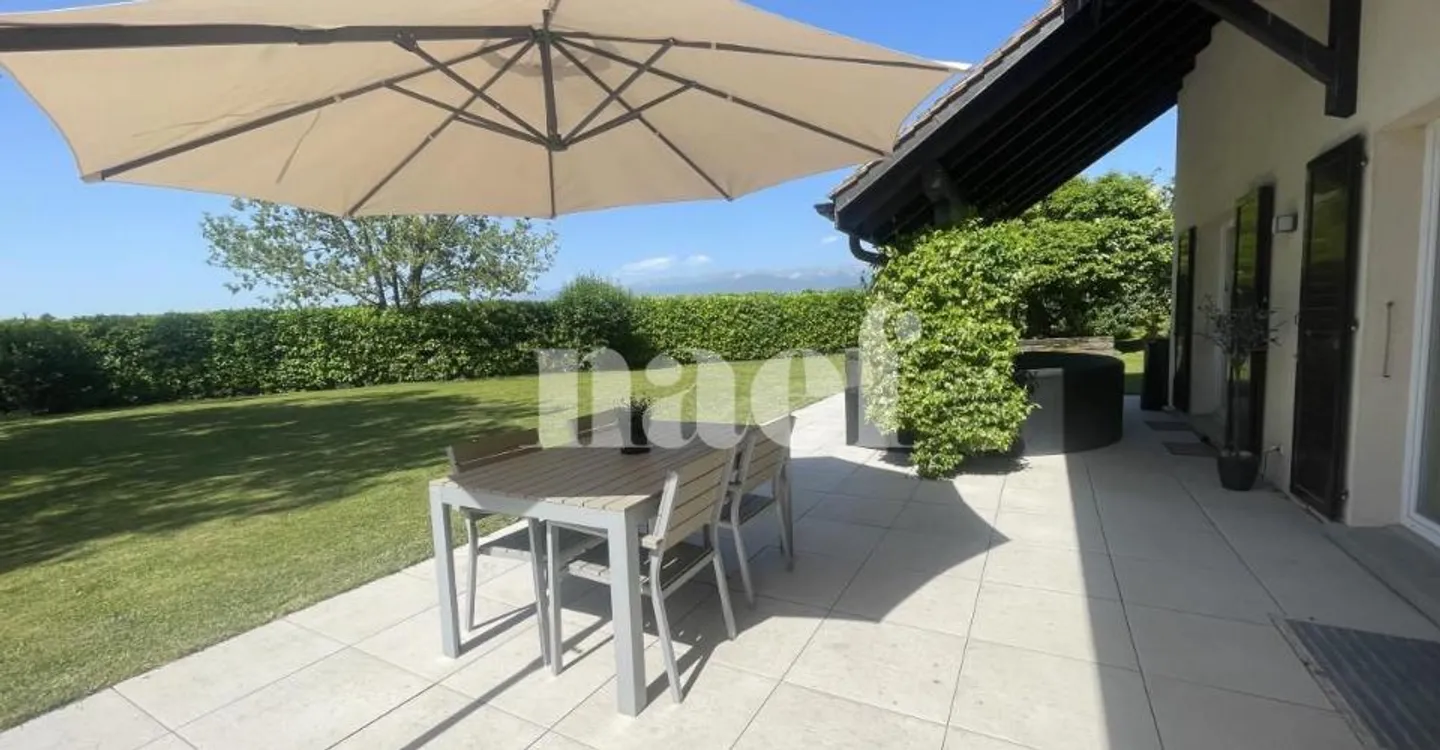 Schöne, vollständig renovierte 5,5-Zimmer-Einfamilienvilla mit großem Garten - Foto 2 von 12