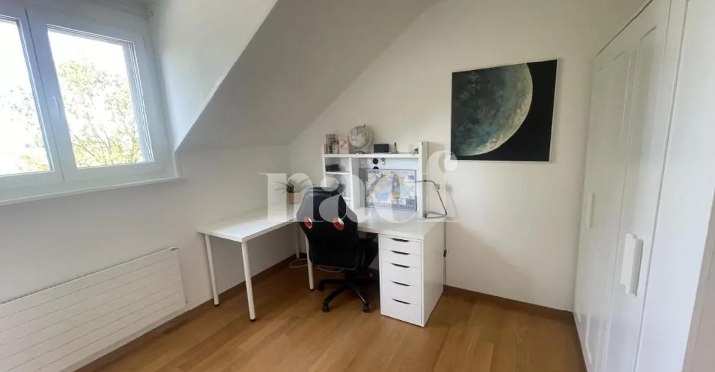 Schöne, vollständig renovierte 5,5-Zimmer-Einfamilienvilla mit großem Garten - Foto 9 von 12