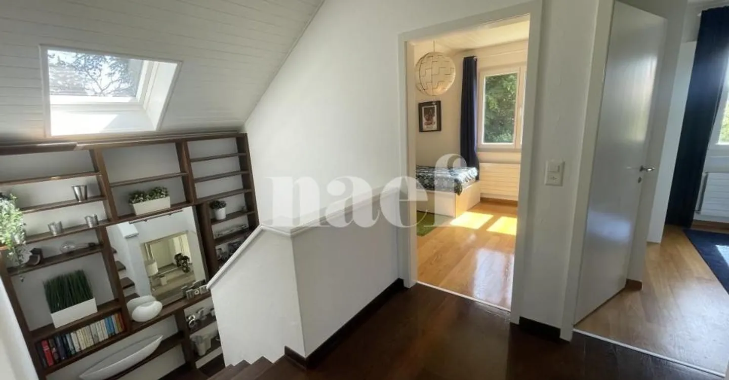 Schöne, vollständig renovierte 5,5-Zimmer-Einfamilienvilla mit großem Garten - Foto 10 von 12