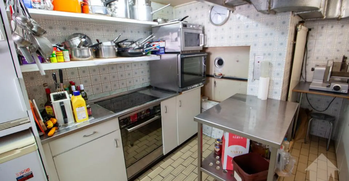 Authentisches Walliser Haus mit Café - Foto 6 von 11