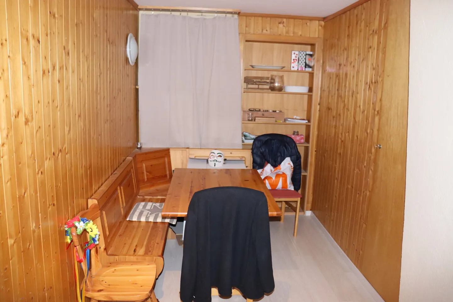 5.5-room apartment with parking space in a nature-friendly environment! - Photo 4 of 8