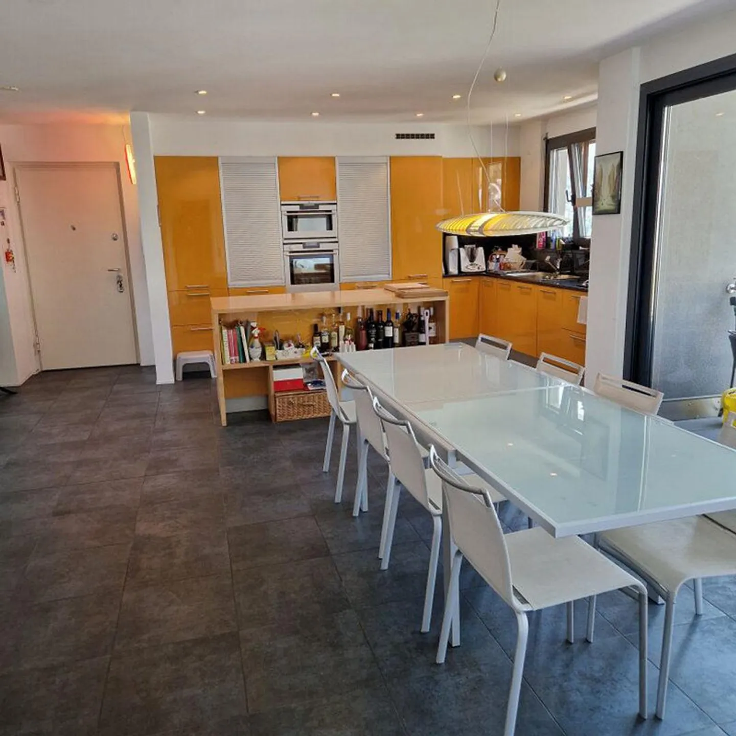 3 ½ Zimmer-Penthouse-Wohnung,  nur wenige Schritte vom Zentrum und ... - Foto 6 di 8