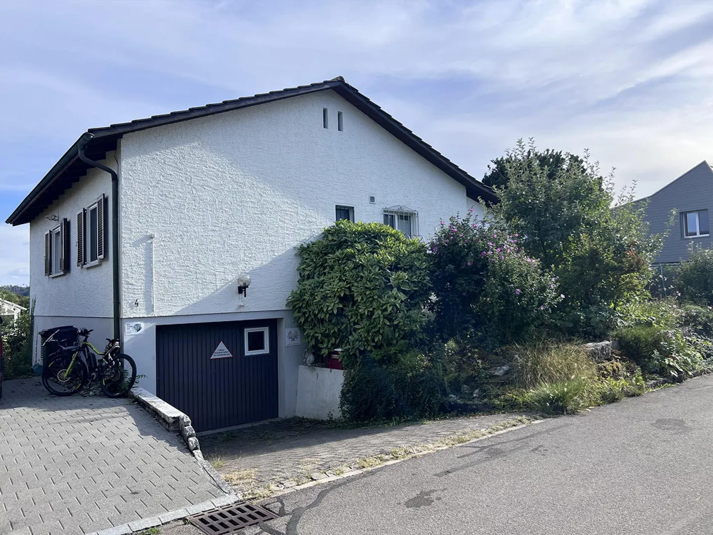 Casa indipendente in una zona residenziale - Foto 1 di 9