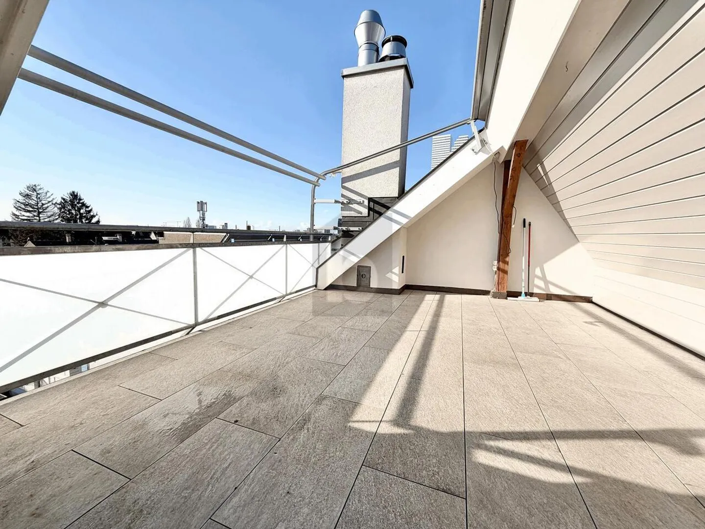 Stylish Duplex in Basel - Photo 2 of 6