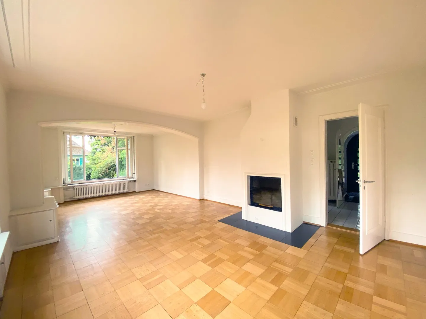 Herrschaftliches Haus mit Garten - Foto 2 von 18