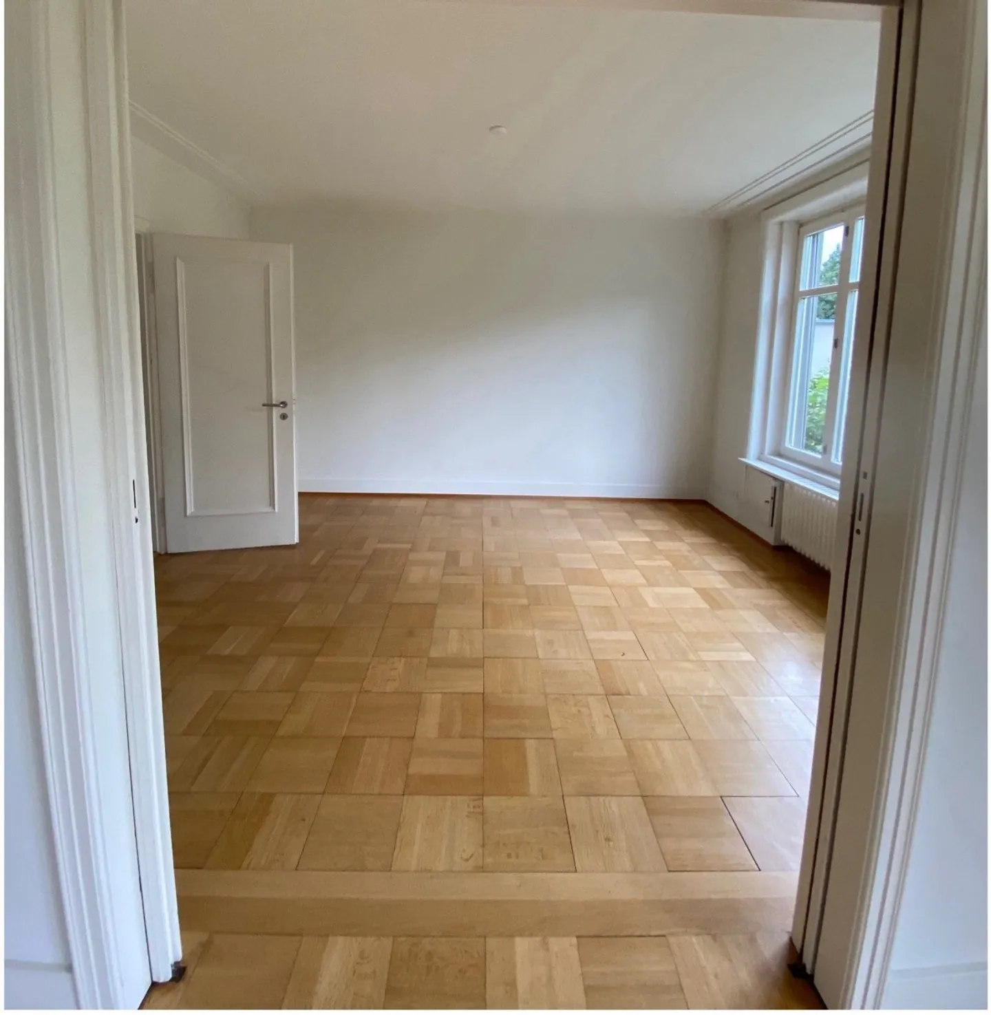 Herrschaftliches Haus mit Garten - Foto 3 von 18