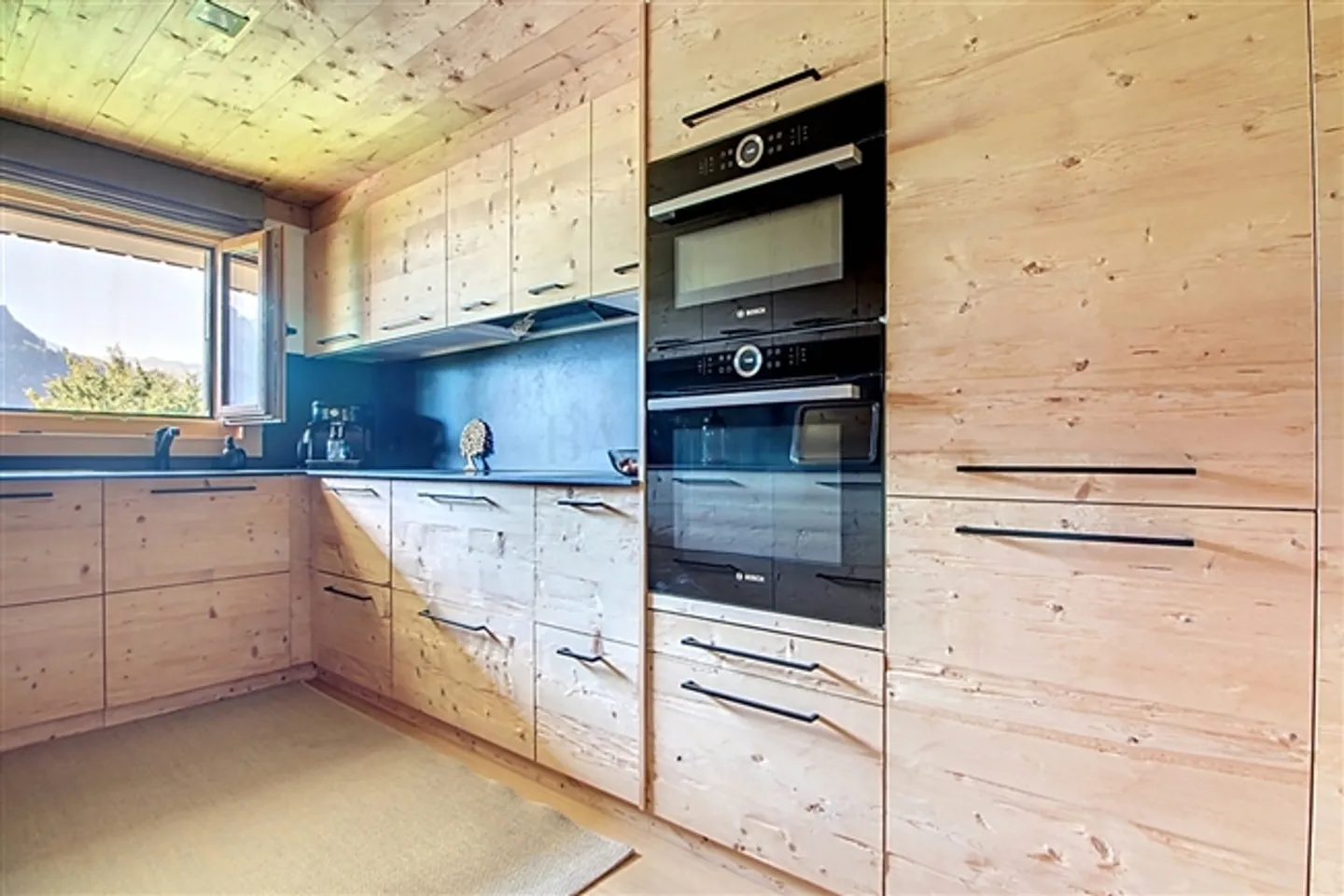 Château-d'Oex – Outstanding renovated 4.5-room apartment - Photo 4 of 11