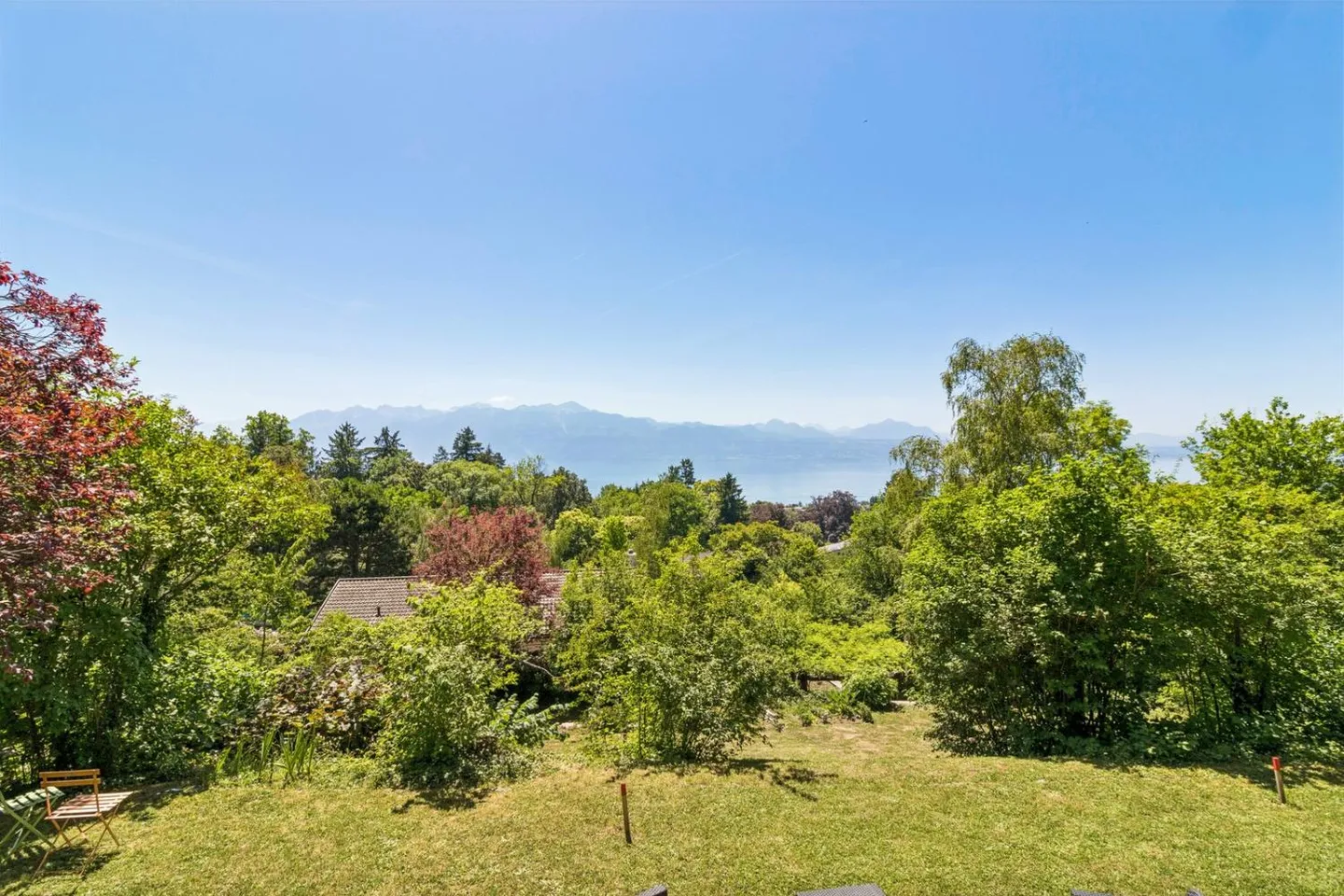 Propriété élégante des années 1930 avec vue panoramique sur le lac Léman - Photo 1 sur 9
