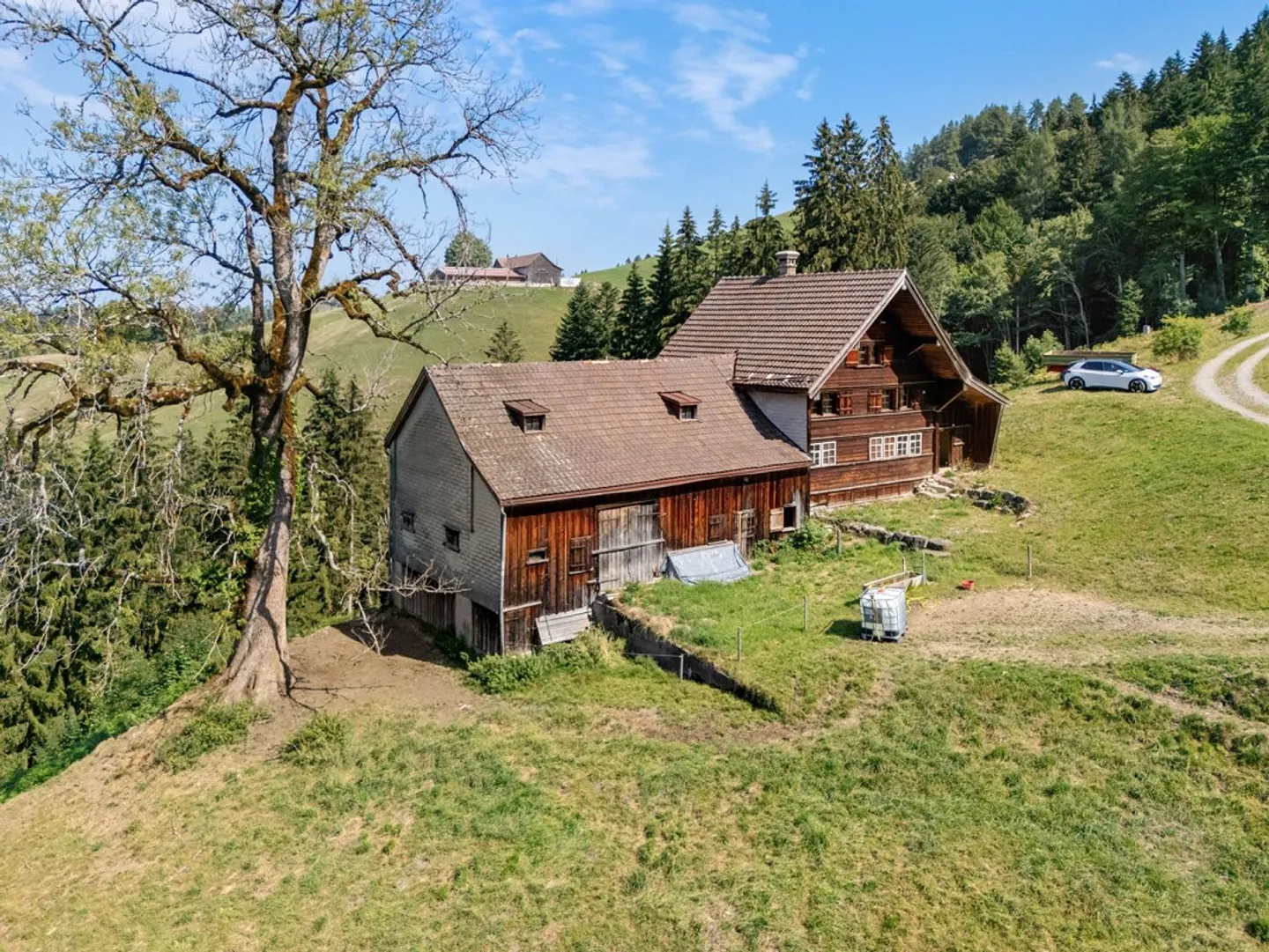 Ein Ort für neue Geschichten - Bauernhaus in einzigartiger Alleinlage - Photo 3 of 30