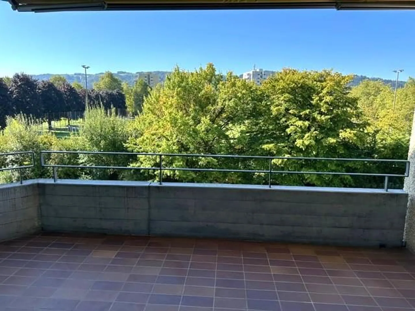 Appartamento spazioso in una posizione centrale - Foto 6 di 8