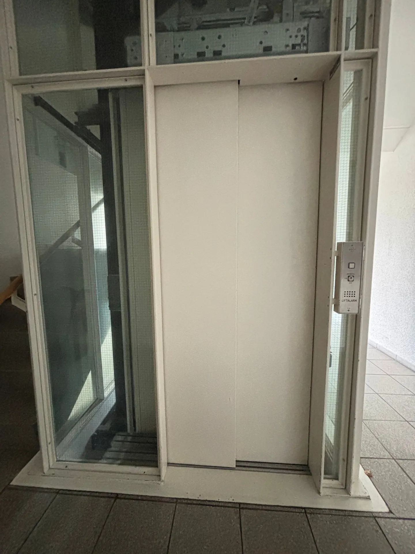 Ampio appartamento di 4,5 stanze con vista a Kirchlindach - Foto 27 di 27