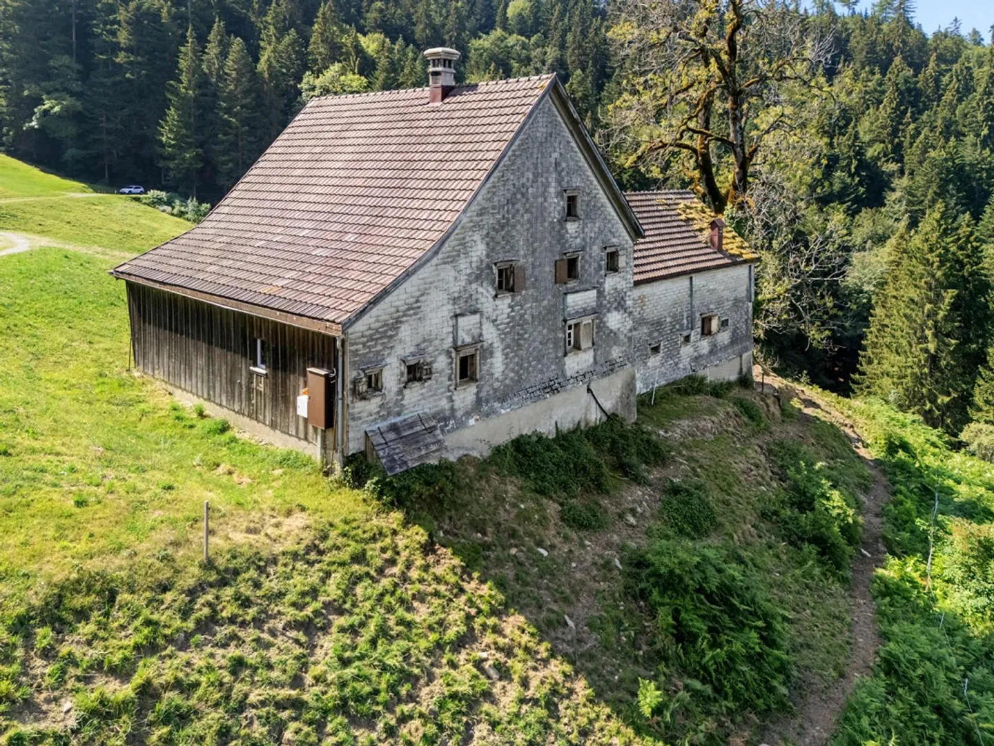 Ein Ort für neue Geschichten - Bauernhaus in einzigartiger Alleinlage - Photo 4 of 30