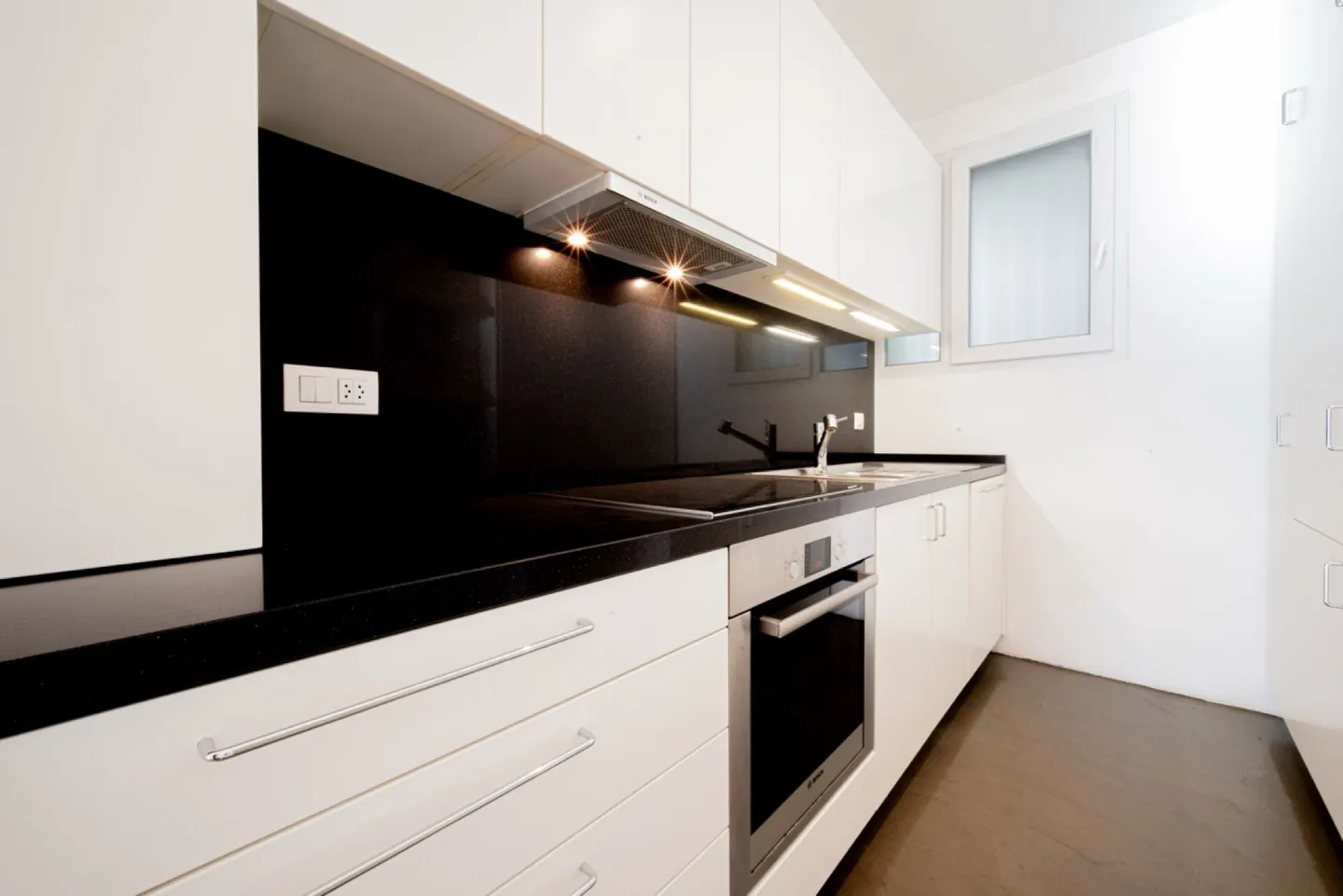 Appartamento boutique con vista panoramica sul Lago di Lugano - Photo 6 sur 7