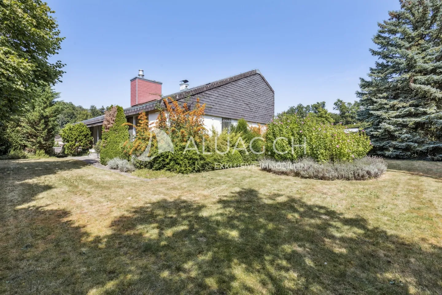 Property for sale - Photo 2 of 5