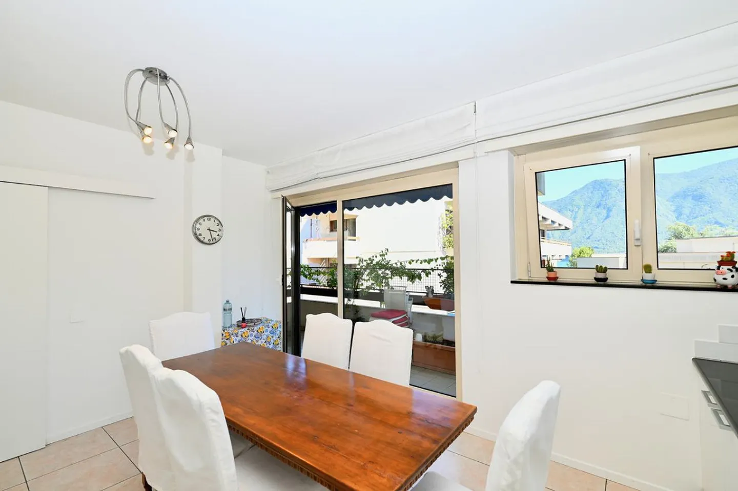 Appartement spacieux avec grande terrasse dans un emplacement central - Photo 7 sur 16