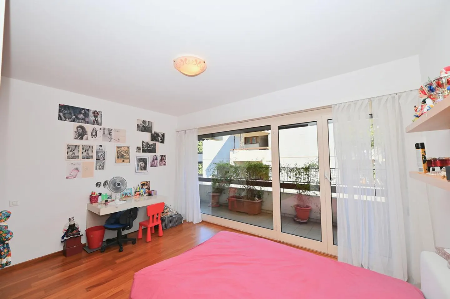 Appartement spacieux avec grande terrasse dans un emplacement central - Photo 13 sur 16