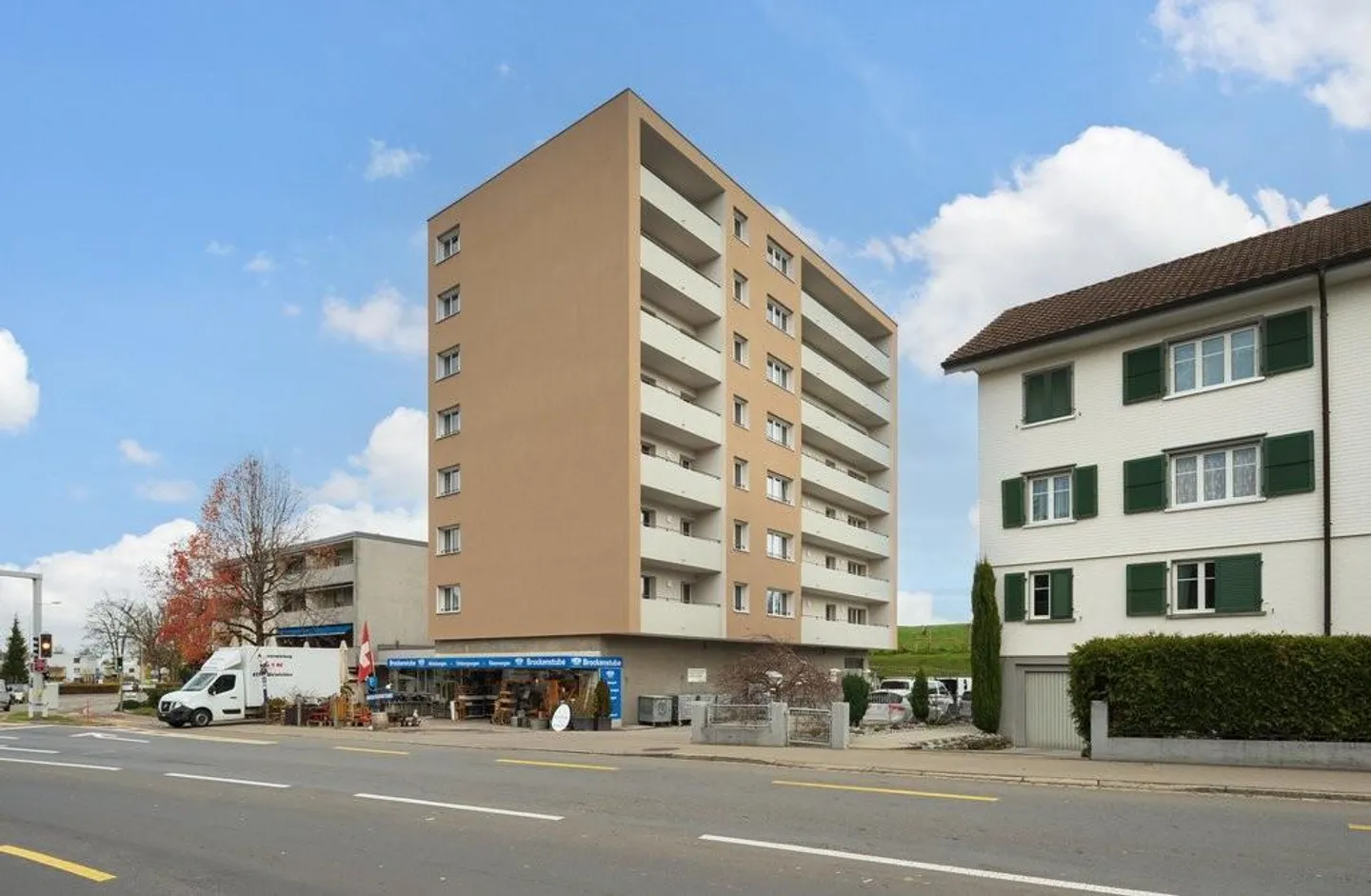 Attractive commercial property in prime location in Wittenbach - Photo 1 of 10