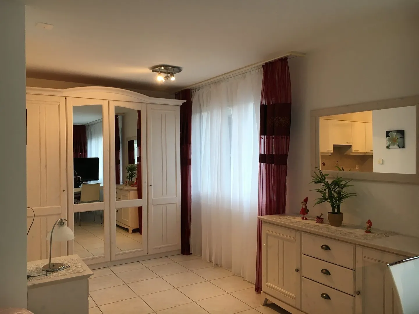 Appartement moderne de 2,5 pièces avec terrasse de 30 m2 à Dielsdorf Zurich - Photo 8 sur 15