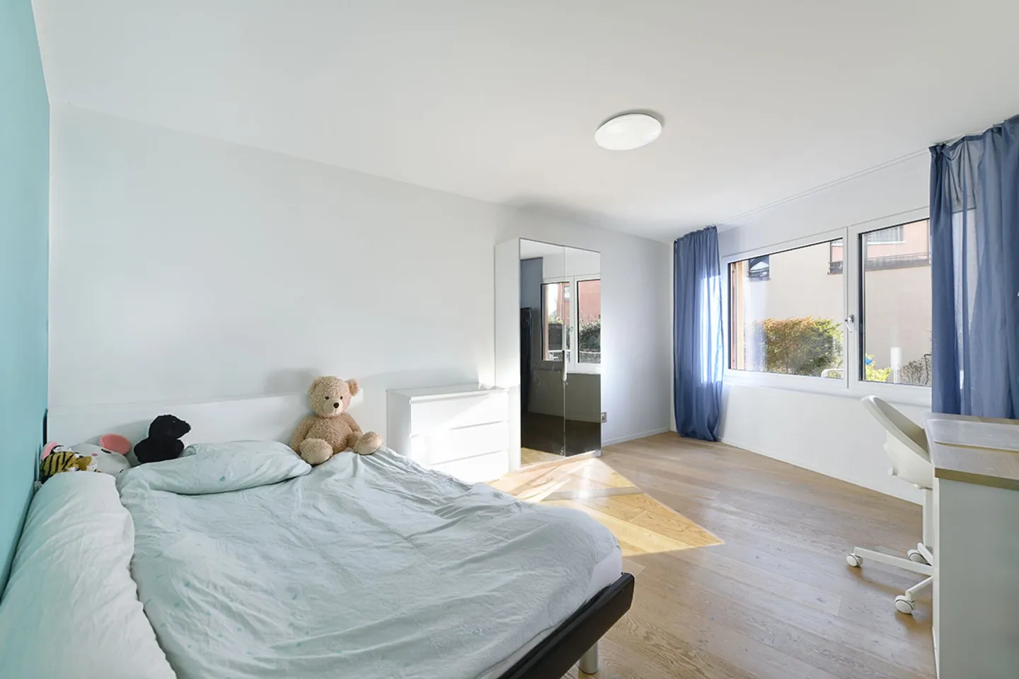 4.5-room garden apartment in a quiet, sunny location, with two versatile additional rooms - Photo 7 of 14