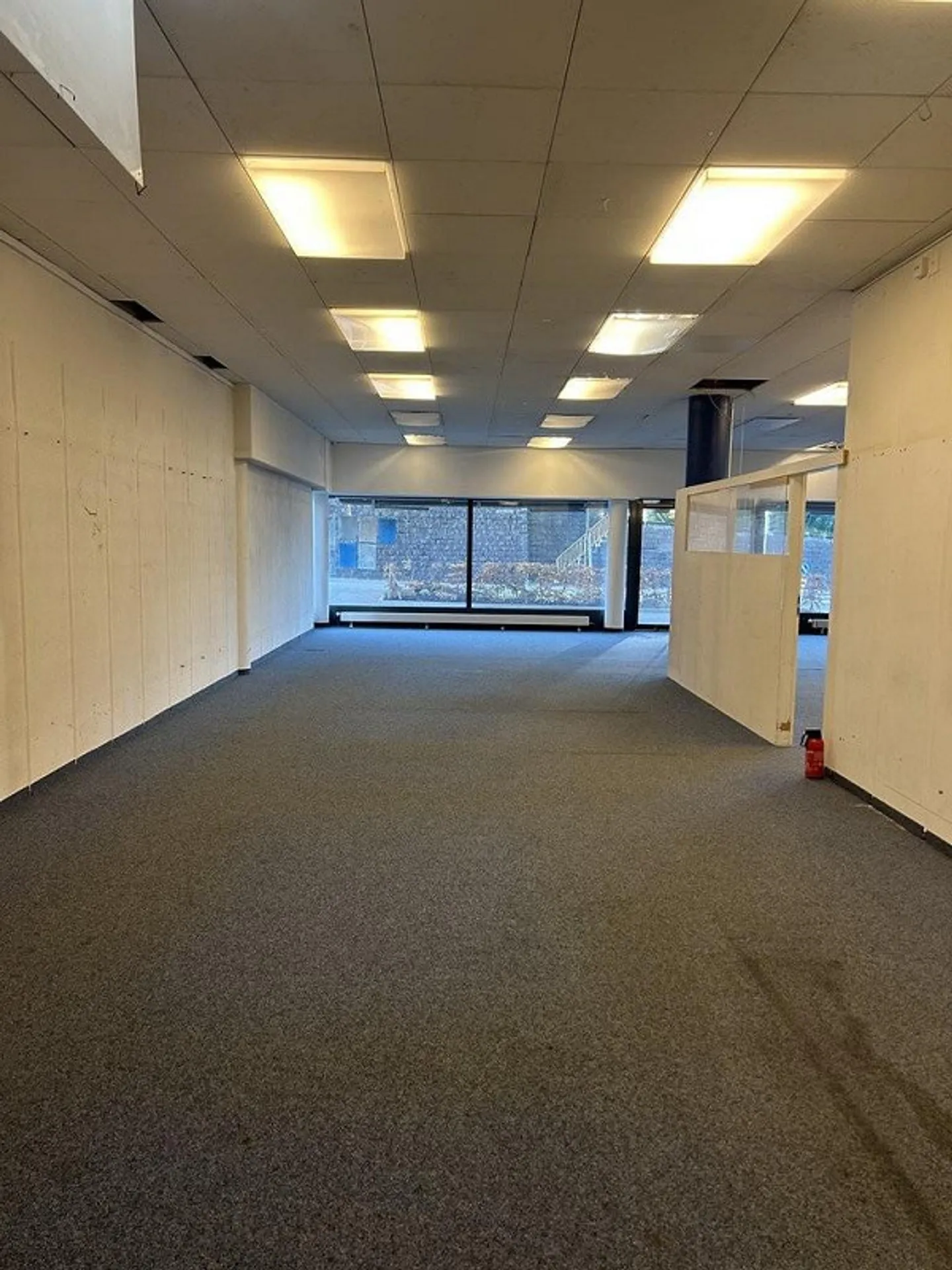 Attractive commercial property in prime location in Wittenbach - Photo 4 of 10