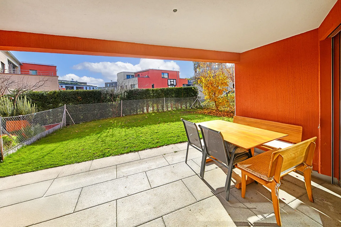 4.5-room garden apartment in a quiet, sunny location, with two versatile additional rooms - Photo 9 of 14