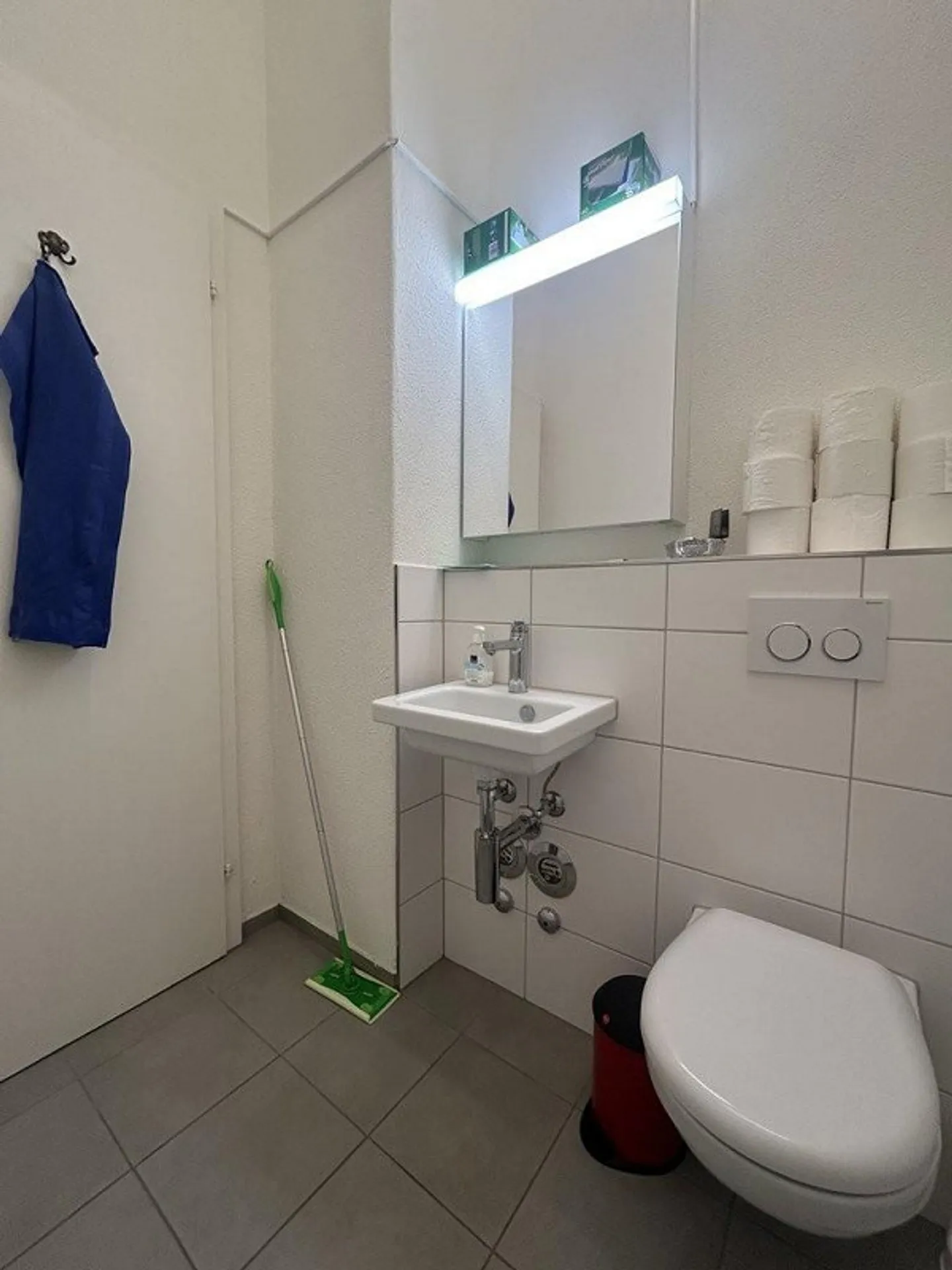 Attractive commercial property in prime location in Wittenbach - Photo 8 of 10