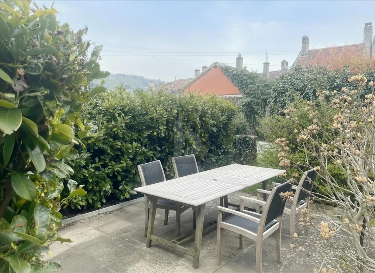 CHIC, QUIET AND WITH PRIVATE GARDEN - Photo 1 of 6