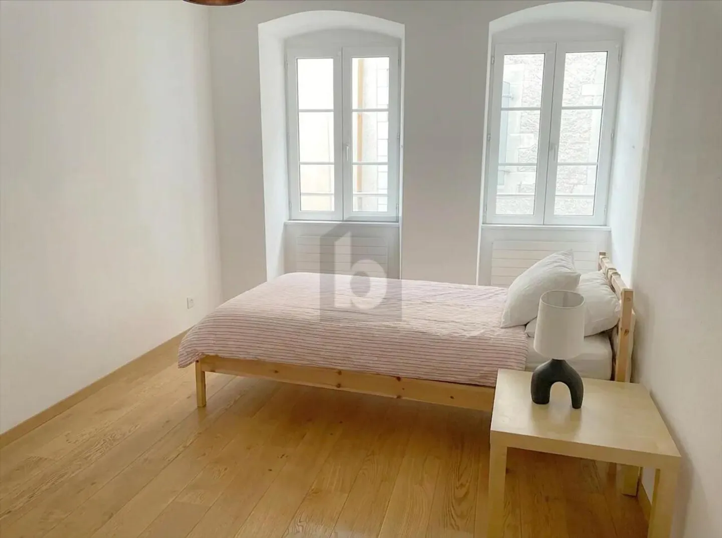 CHIC, QUIET AND WITH PRIVATE GARDEN - Photo 3 of 6