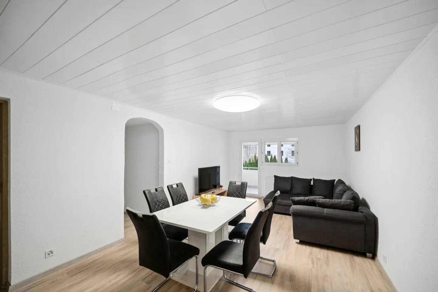 Casa con due appartamenti nel cuore del villaggio di Môtiers - Foto 10 di 12