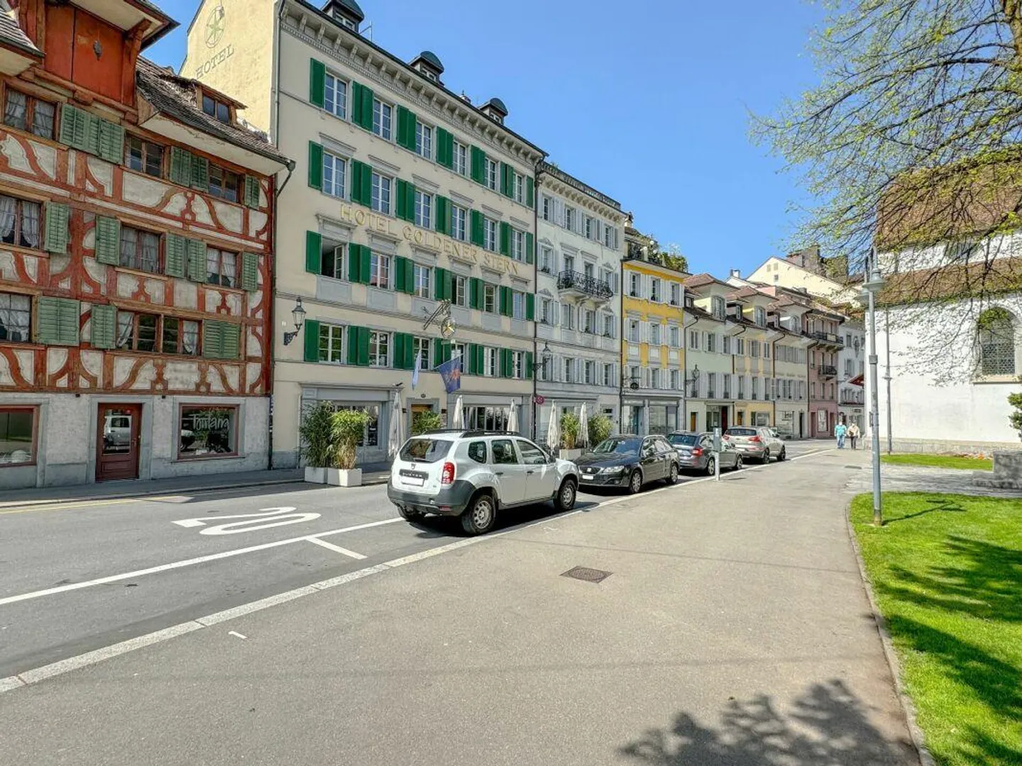 Spazio commerciale elegante e ben frequentato nella città vecchia di Lucerna - Foto 7 di 9