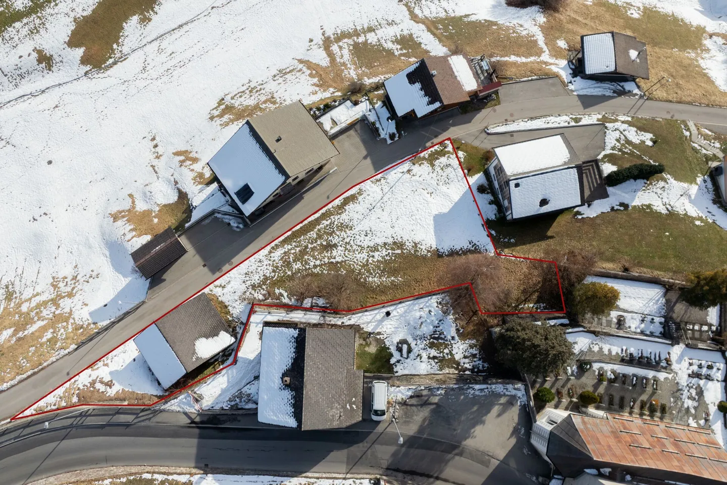 Terrain à bâtir pour résidences principales avec bâtiment stable - Photo 7 sur 9