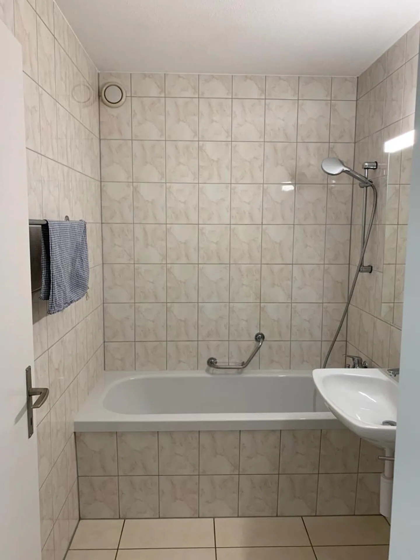 Appartamento in affitto - Foto 5 di 8