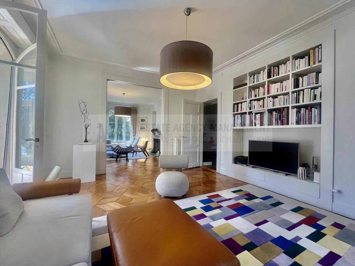 Villa with 12 rooms - Photo 4 of 8