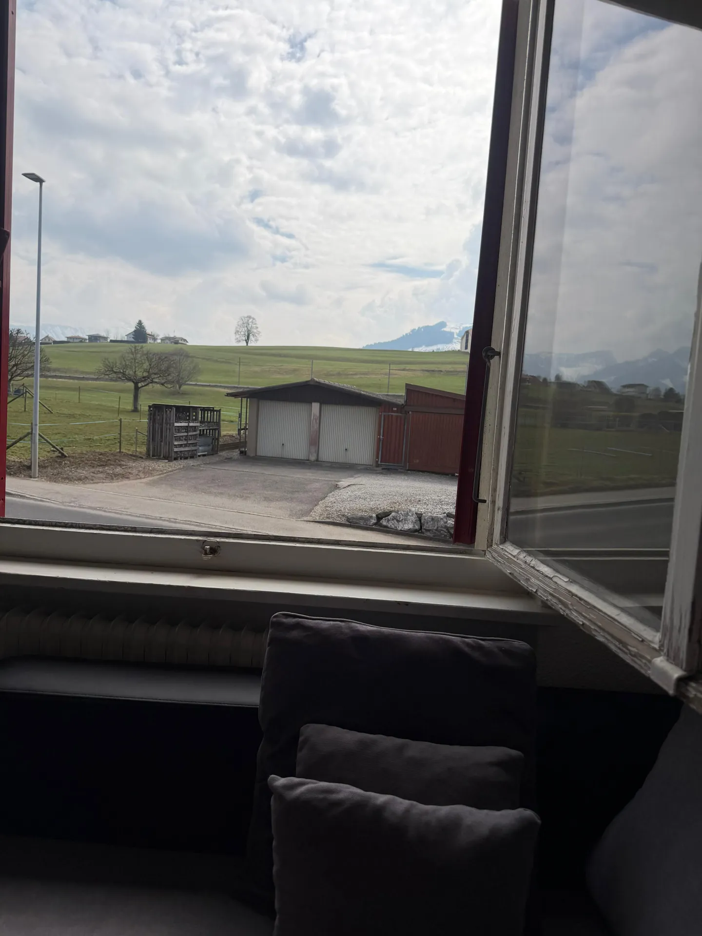 Charmante Wohnung mit Bergblick - Foto 6 von 6