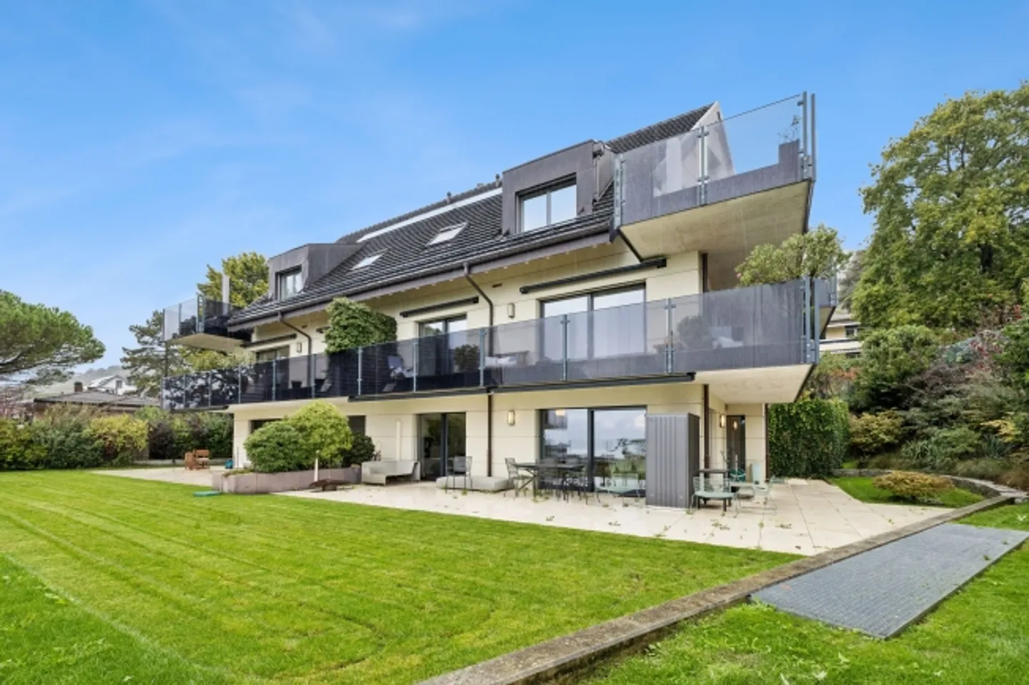 Moderne 3.5-Zimmer Gartenwohnung in Corseaux - Photo 1 of 13