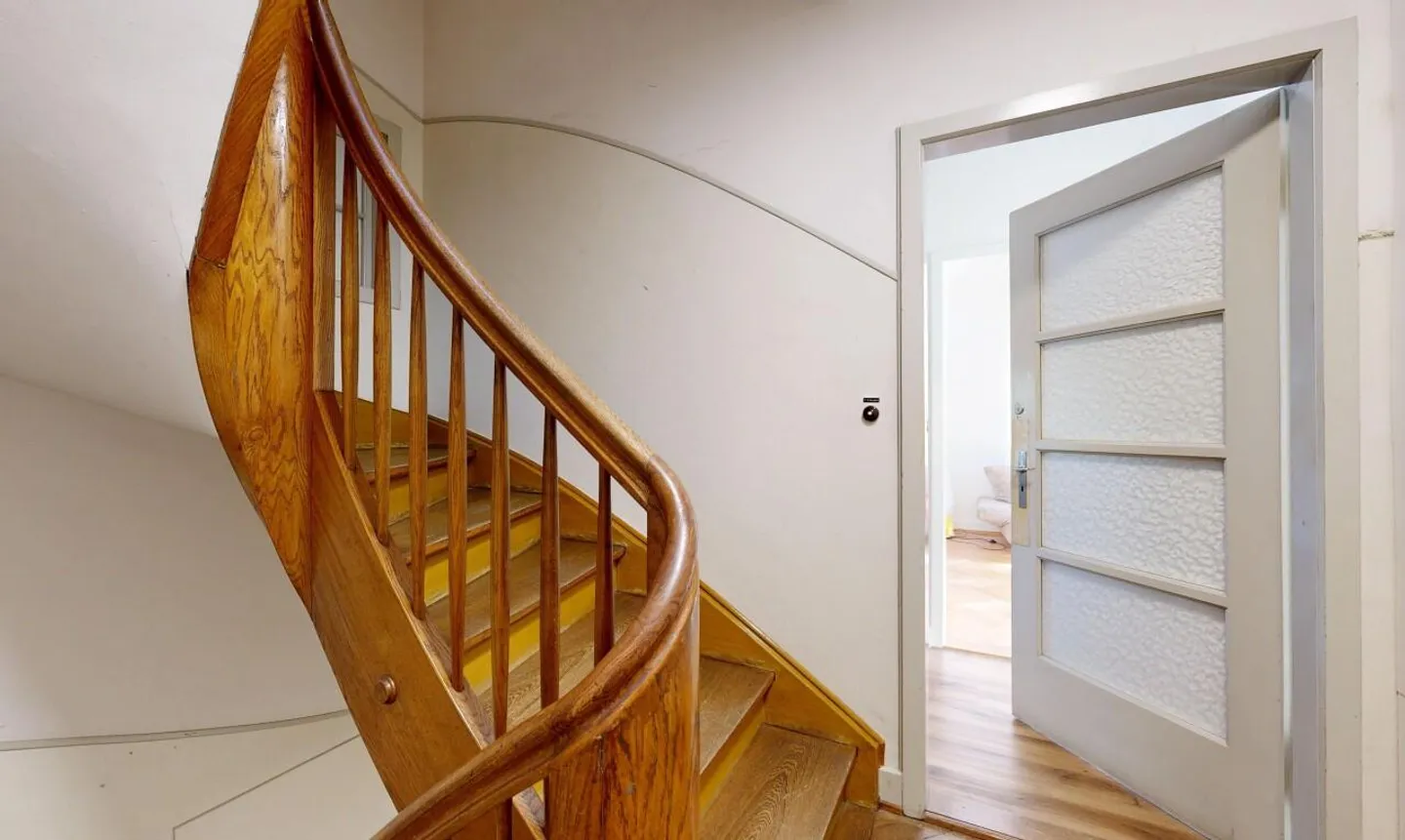 Attractive multi-family house with 9 apartments and development potential - Photo 8 of 13