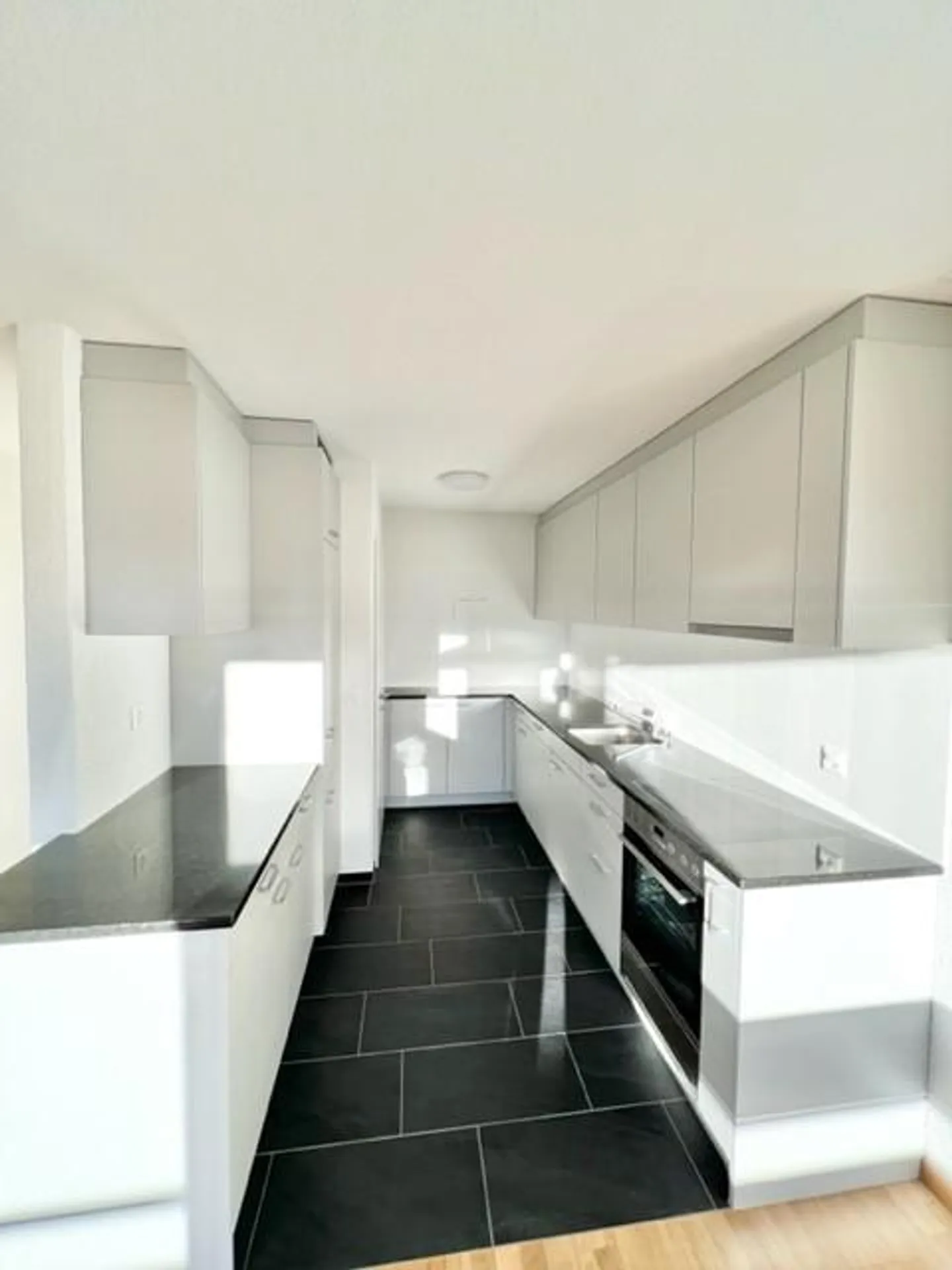 Appartement lumineux dans un quartier calme - Photo 2 sur 8