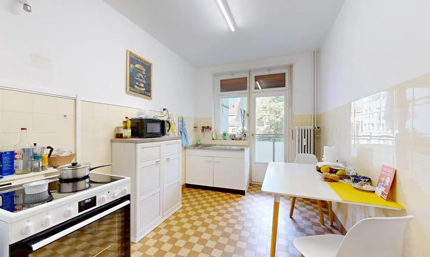 Attractive multi-family house with 9 apartments and development potential - Photo 12 of 13