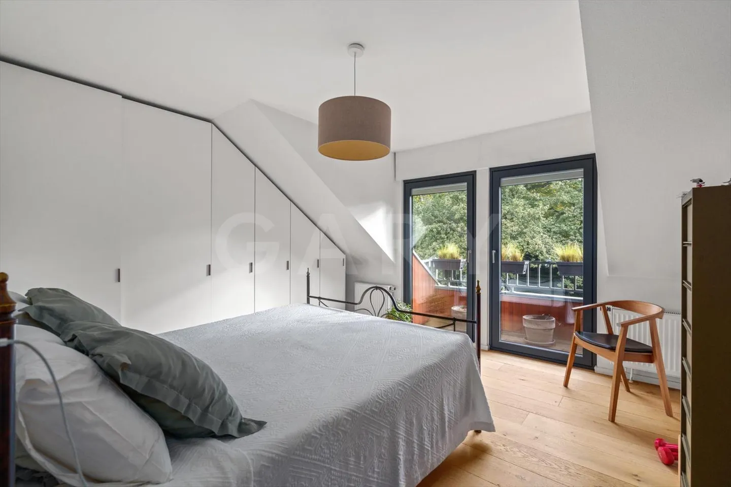 Maison contiguë 8.5 pièces - Photo 8 sur 13