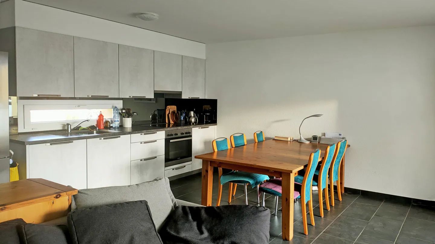 FOR RENT MAGNIFICENT 2.5 ROOM APARTMENT IN SALQUENEN - SIERRE - Photo 2 of 7