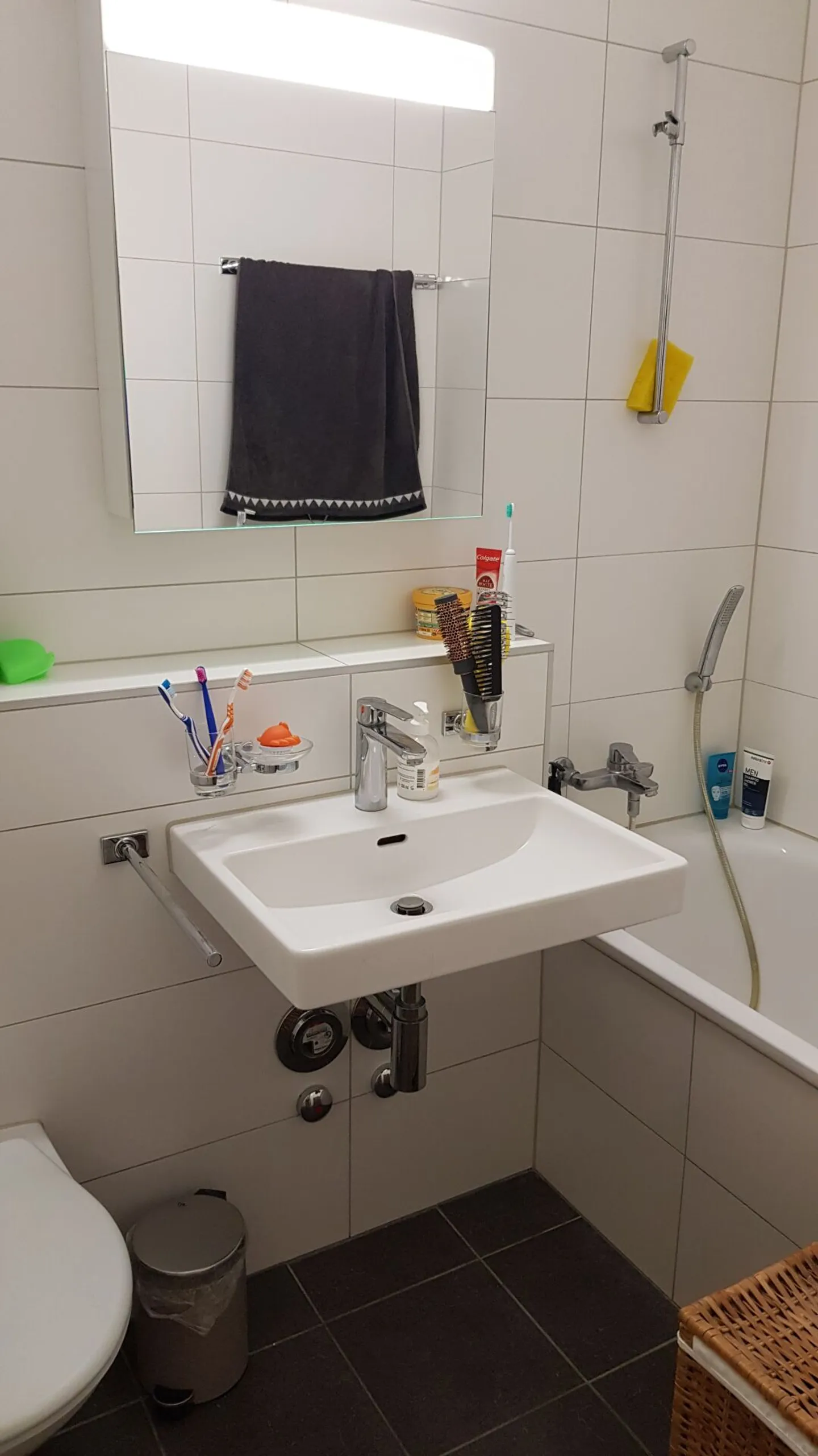 Gemütliches Zuhause mit toller Aussicht - Photo 3 sur 8