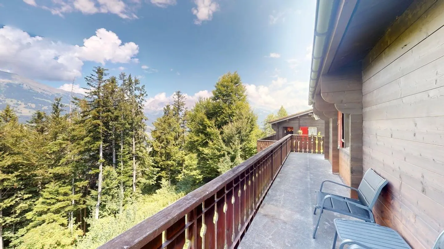 Chalet de 4,5 pièces avec balcon panoramique à vendre à Grüsch - Photo 3 sur 13